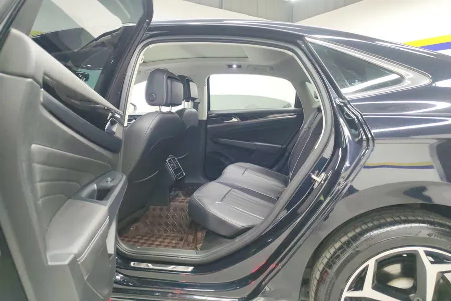 2024 Volkswagen Passat 2.0T 186HP L4 7DCT,autocango,china used car exporter,china ev exporter,chinese used car exporter,chinese used ev exporter