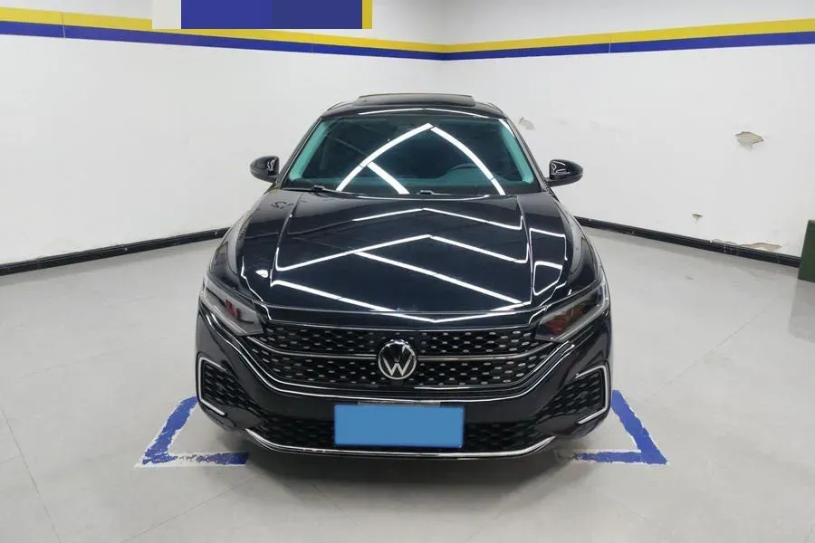 2024 Volkswagen Passat 2.0T 186HP L4 7DCT,autocango,china used car exporter,china ev exporter,chinese used car exporter,chinese used ev exporter