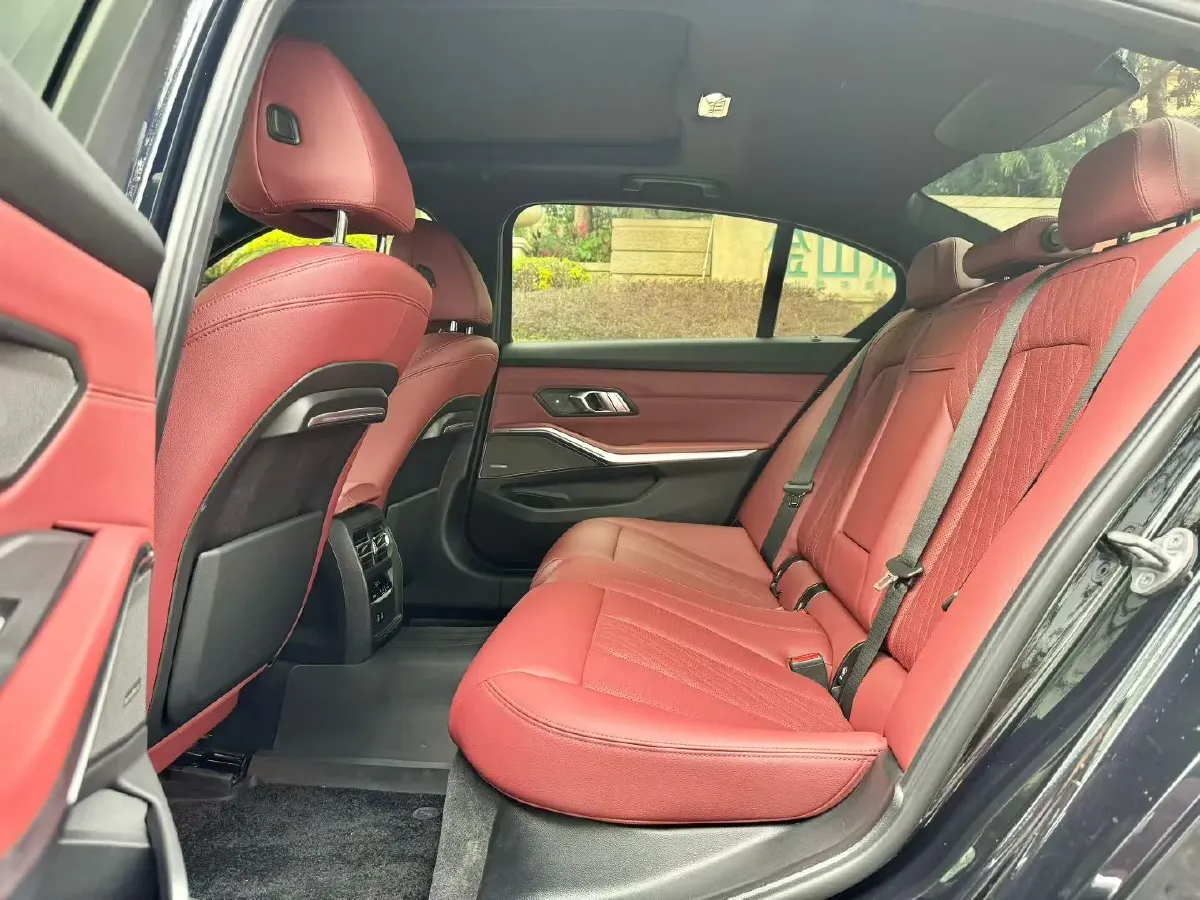 2022 BMW 3 Series 2.0T 156HP L4 8AT,autocango,china used car exporter,china ev exporter,chinese used car exporter,chinese used ev exporter