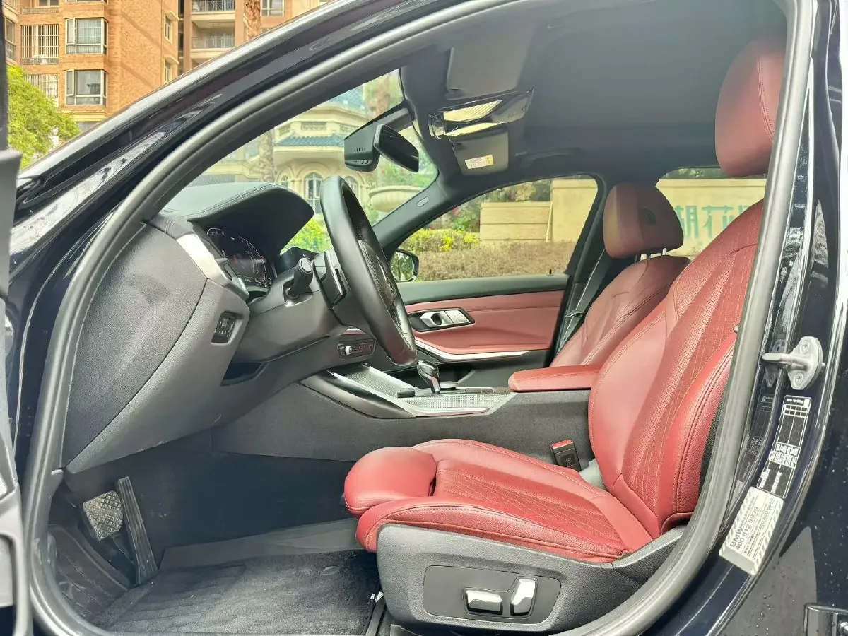 2022 BMW 3 Series 2.0T 156HP L4 8AT,autocango,china used car exporter,china ev exporter,chinese used car exporter,chinese used ev exporter