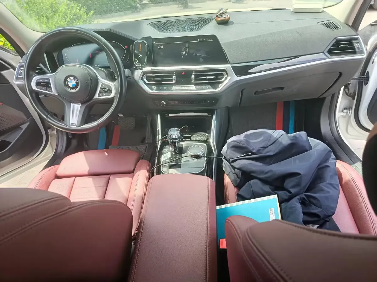 2021 BMW 3 Series 2.0T 156HP L4 8AT,autocango,china used car exporter,china ev exporter,chinese used car exporter,chinese used ev exporter