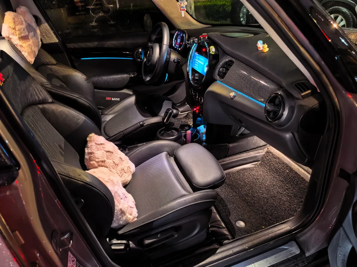 2022 MINI MINI 1.5T 136HP L3 7DCT,autocango,china used car exporter,china ev exporter,chinese used car exporter,chinese used ev exporter