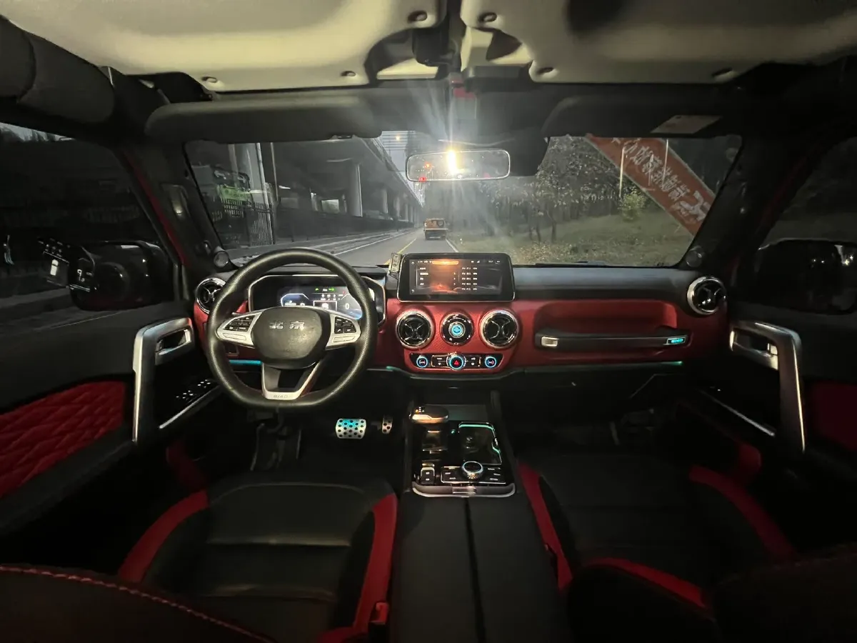 2020 Beijing BJ40 2.0T 224HP L4 8AT,autocango,china used car exporter,china ev exporter,chinese used car exporter,chinese used ev exporter