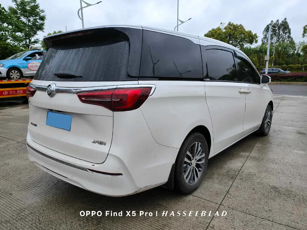 2022 Buick GL8 2.0T 237HP L4 9AT,autocango,china used car exporter,china ev exporter,chinese used car exporter,chinese used ev exporter