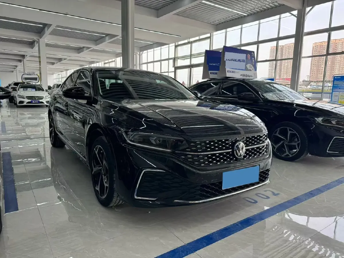 2024 Volkswagen Passat 2.0T 220HP L4 7DCT,autocango,china used car exporter,china ev exporter,chinese used car exporter,chinese used ev exporter