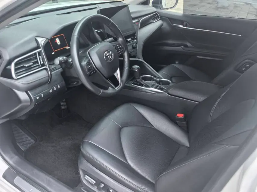 2021 Toyota Camry 2.5L 209HP L4 8AT,autocango,china used car exporter,china ev exporter,chinese used car exporter,chinese used ev exporter