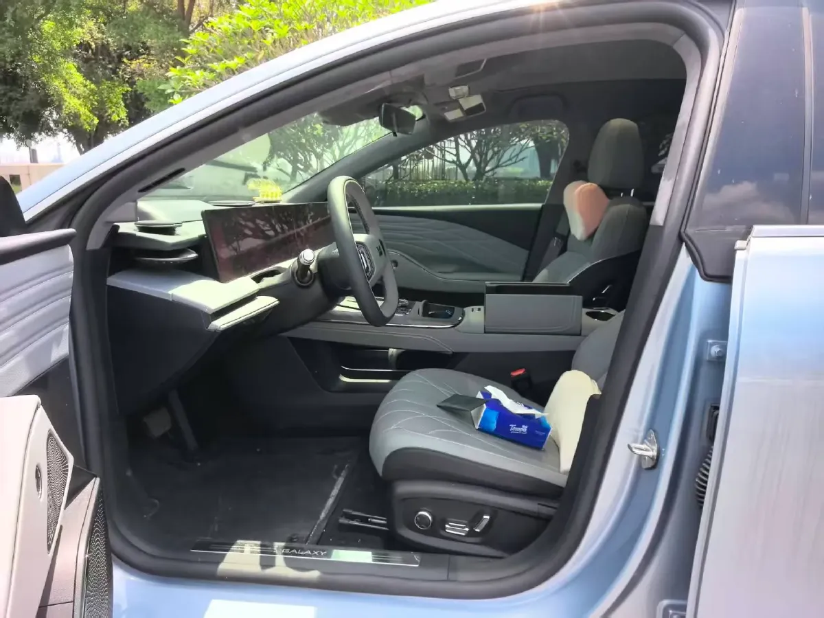 2025 Geely Galaxy E8 BEV 76KWH,autocango,china used car exporter,china ev exporter,chinese used car exporter,chinese used ev exporter