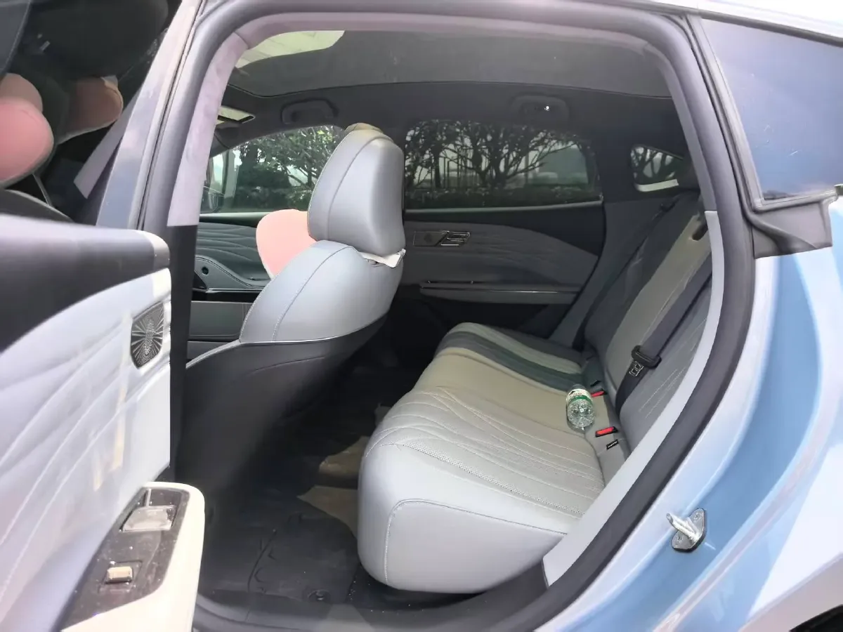 2025 Geely Galaxy E8 BEV 76KWH,autocango,china used car exporter,china ev exporter,chinese used car exporter,chinese used ev exporter