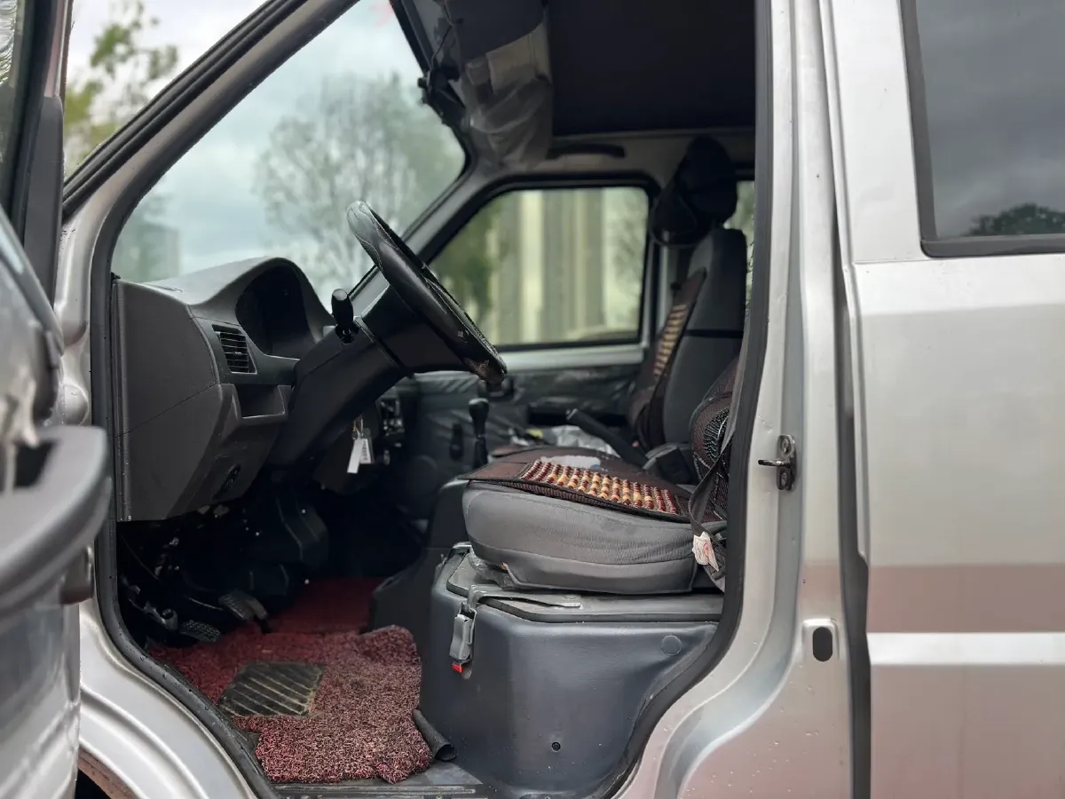 2020 WuLing RongGuang Mini Truck 1.5L 99HP L4 5MT,autocango,china used car exporter,china ev exporter,chinese used car exporter,chinese used ev exporter