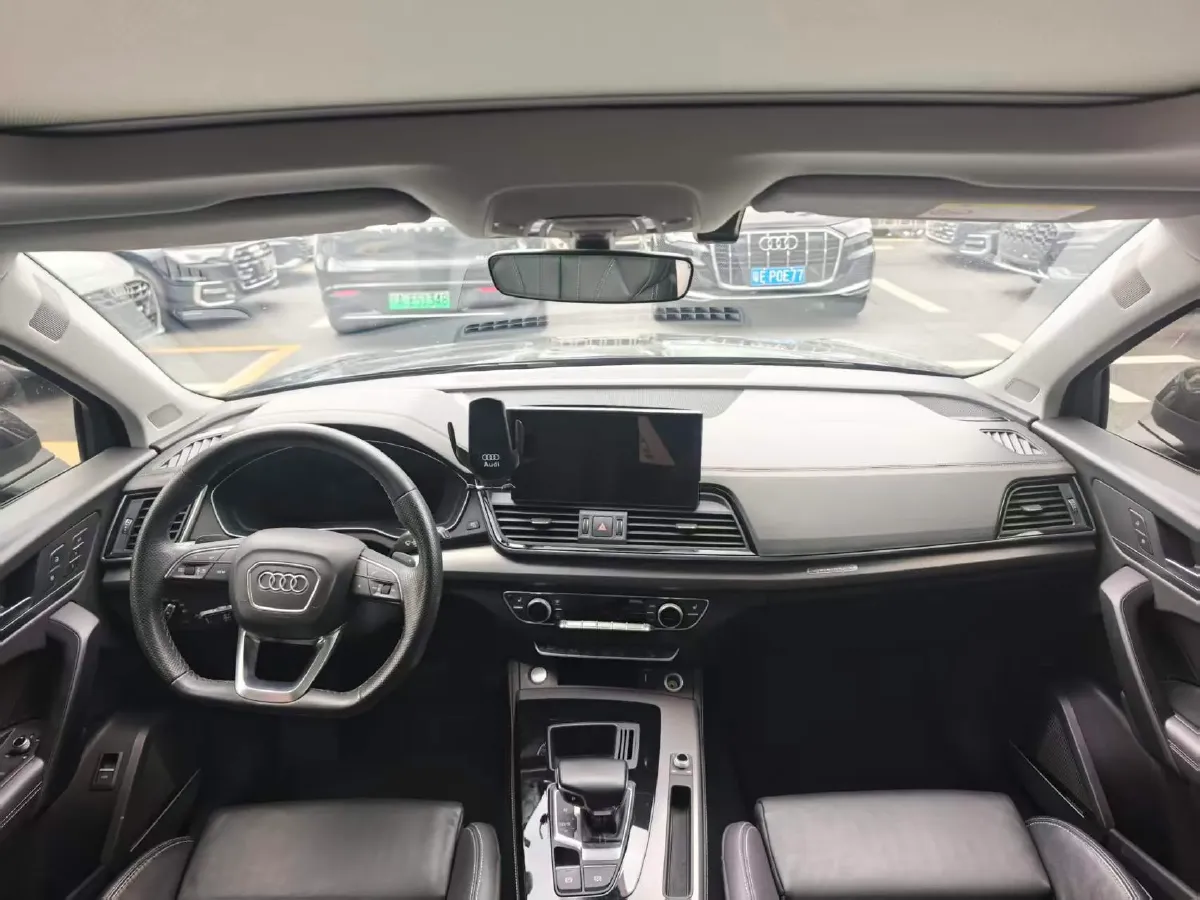 2022 Audi Q5L 2.0T 252HP L4 7DCT,autocango,china used car exporter,china ev exporter,chinese used car exporter,chinese used ev exporter