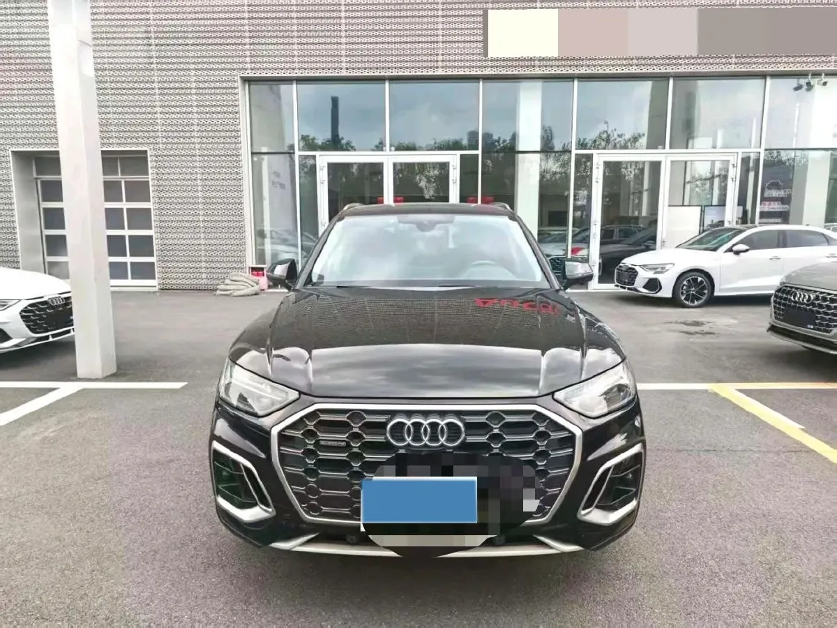 2022 Audi Q5L 2.0T 252HP L4 7DCT,autocango,china used car exporter,china ev exporter,chinese used car exporter,chinese used ev exporter