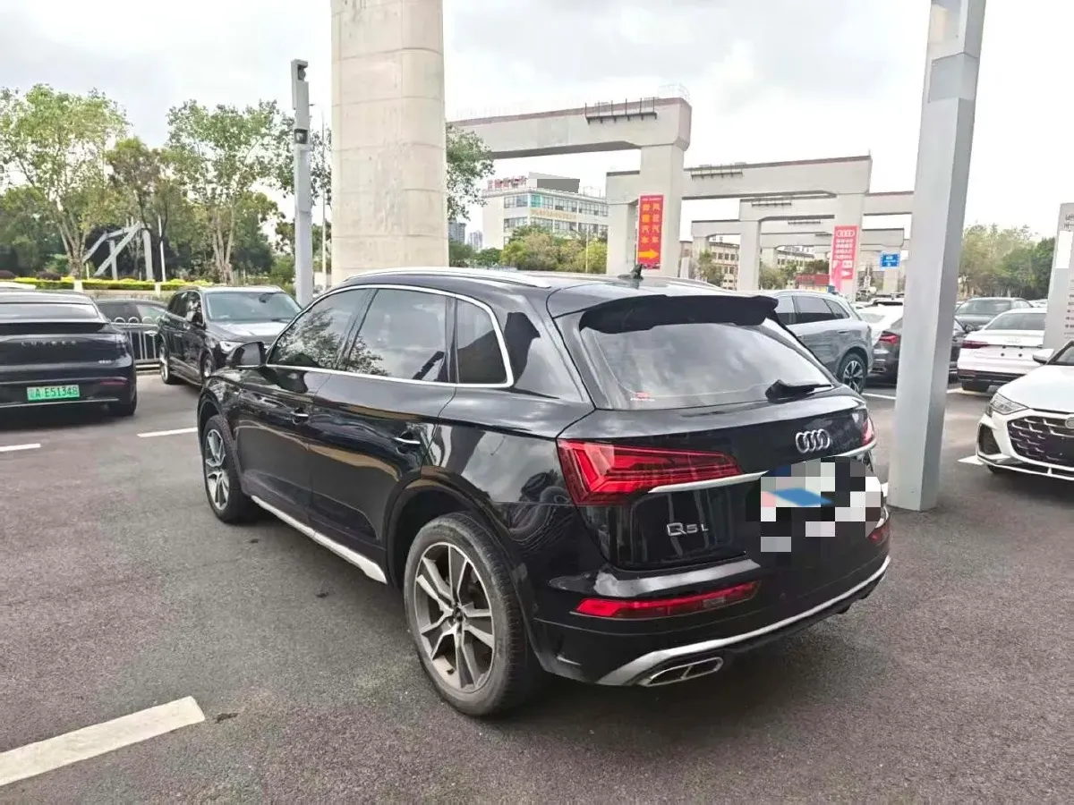 2022 Audi Q5L 2.0T 252HP L4 7DCT,autocango,china used car exporter,china ev exporter,chinese used car exporter,chinese used ev exporter