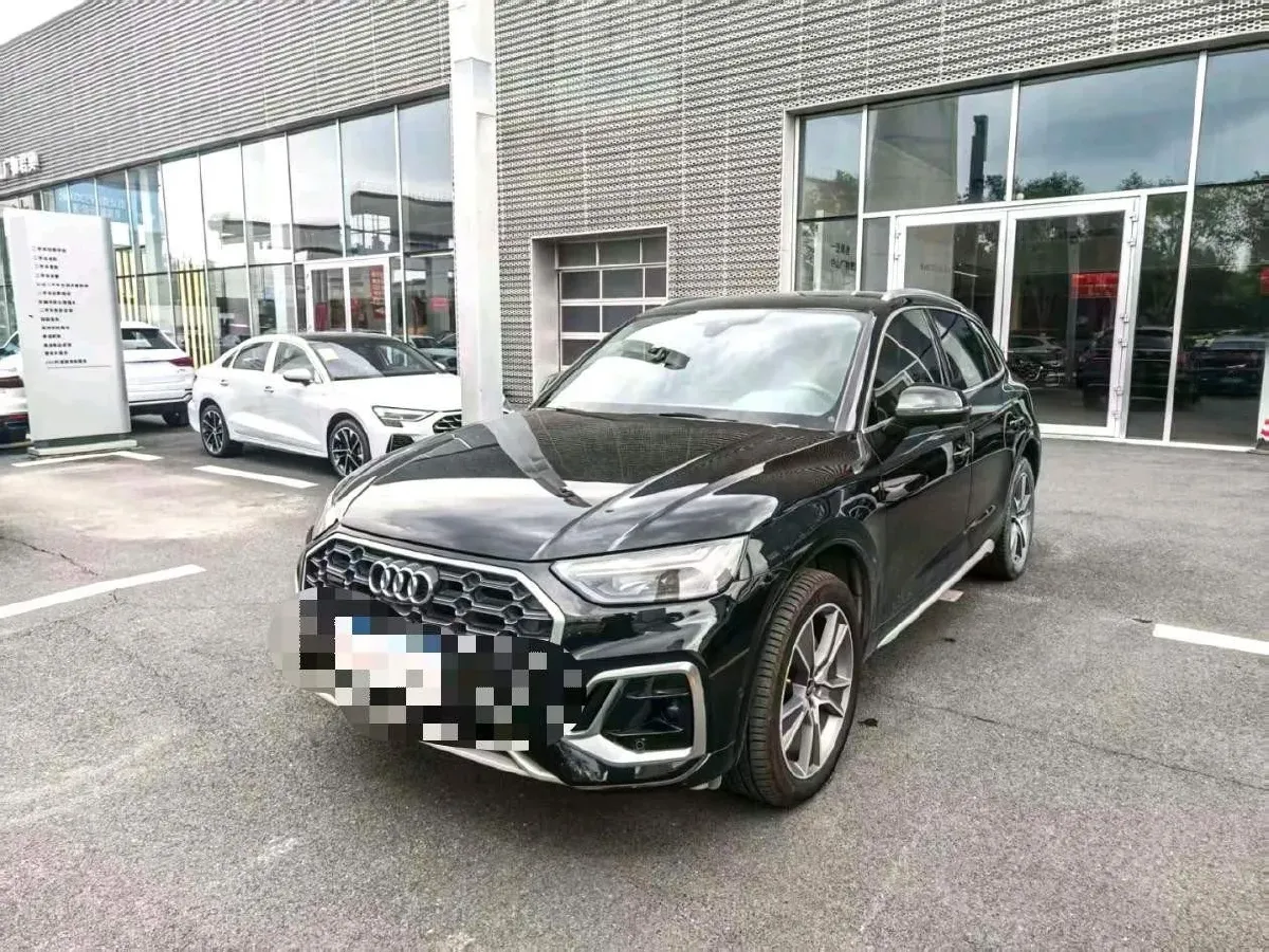 2022 Audi Q5L 2.0T 252HP L4 7DCT,autocango,china used car exporter,china ev exporter,chinese used car exporter,chinese used ev exporter