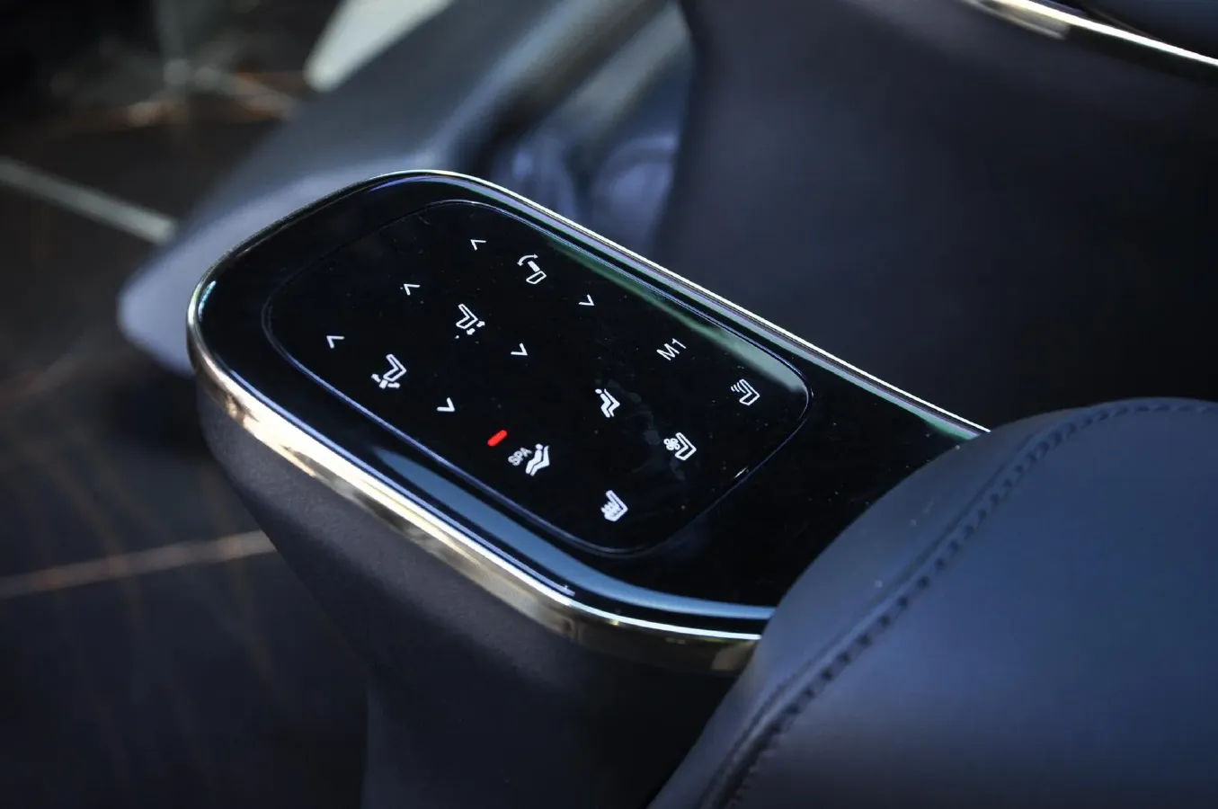 2023 GAC Trumpchi M8 2.0T 190HP L4 E-CVT Hybrid,autocango,china used car exporter,china ev exporter,chinese used car exporter,chinese used ev exporter