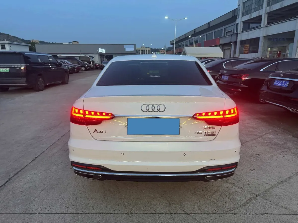 2020 Audi A4L 2.0T 190HP L4 7DCT,autocango,china used car exporter,china ev exporter,chinese used car exporter,chinese used ev exporter