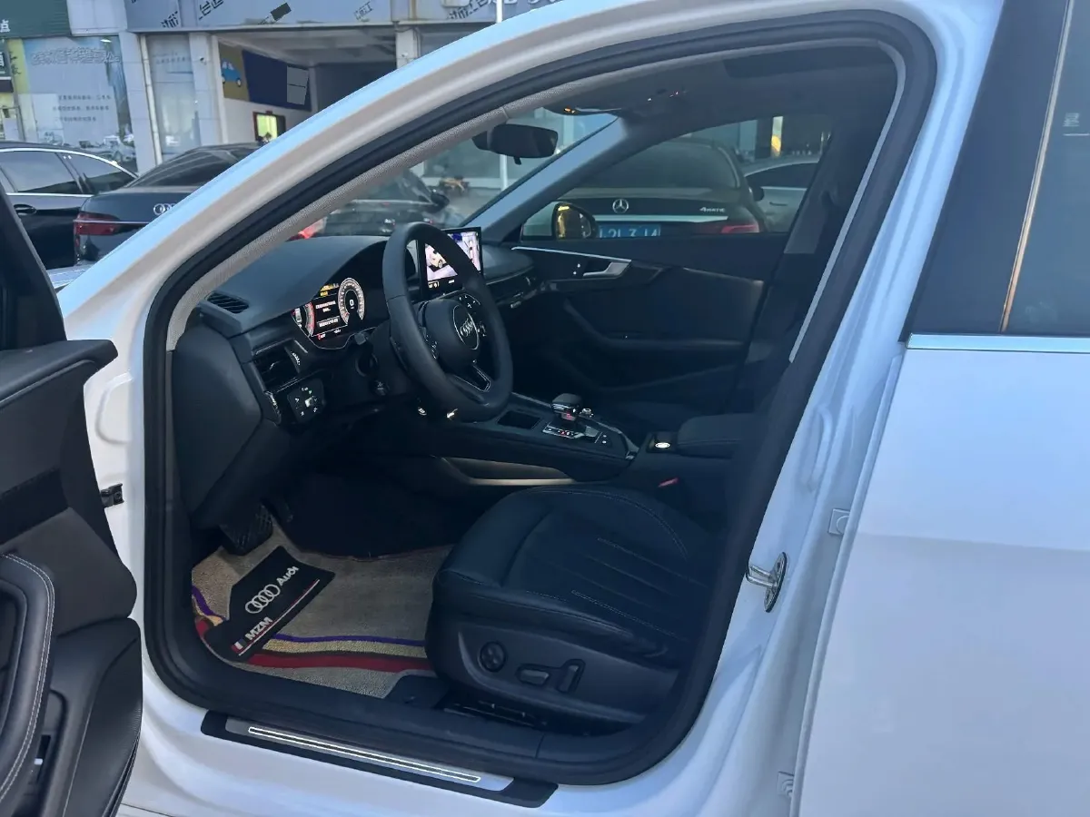 2020 Audi A4L 2.0T 190HP L4 7DCT,autocango,china used car exporter,china ev exporter,chinese used car exporter,chinese used ev exporter