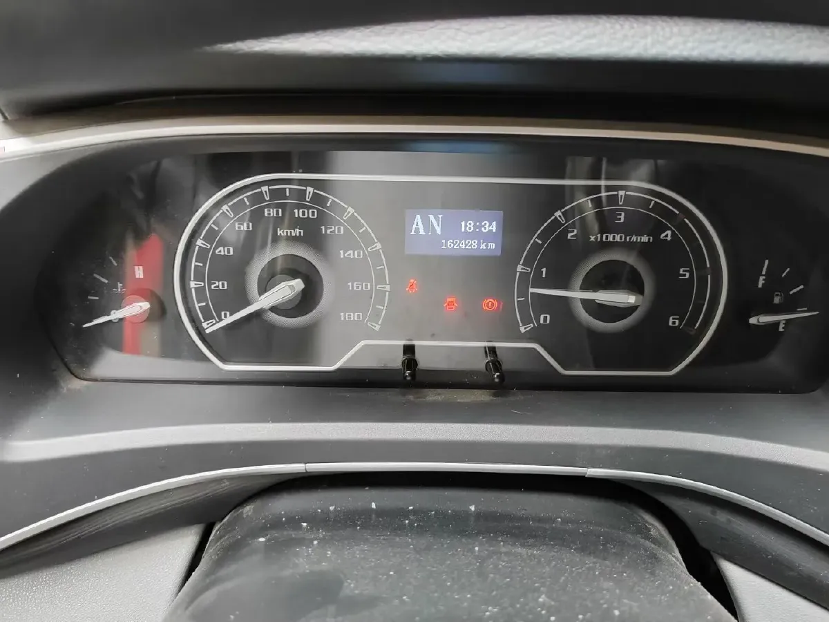 2019 MAXUS XinTu V80 2.0T 139HP L4 6MT,autocango,china used car exporter,china ev exporter,chinese used car exporter,chinese used ev exporter