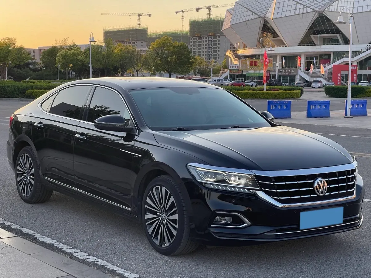 2019 Volvo V40 1.5T 152HP L4 6AT,autocango,china used car exporter,china ev exporter,chinese used car exporter,chinese used ev exporter