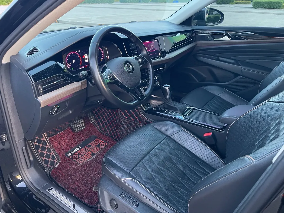 2019 Volvo V40 1.5T 152HP L4 6AT,autocango,china used car exporter,china ev exporter,chinese used car exporter,chinese used ev exporter