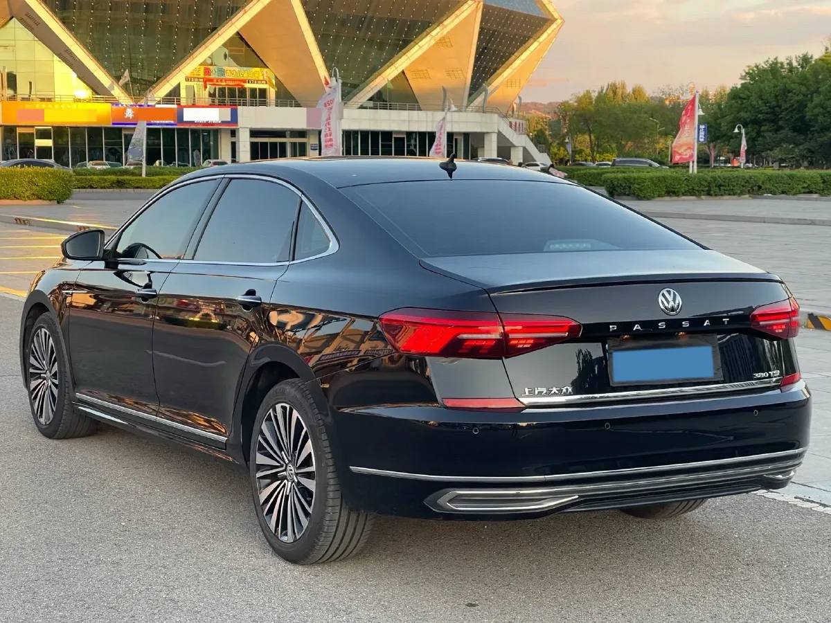 2019 Volvo V40 1.5T 152HP L4 6AT,autocango,china used car exporter,china ev exporter,chinese used car exporter,chinese used ev exporter