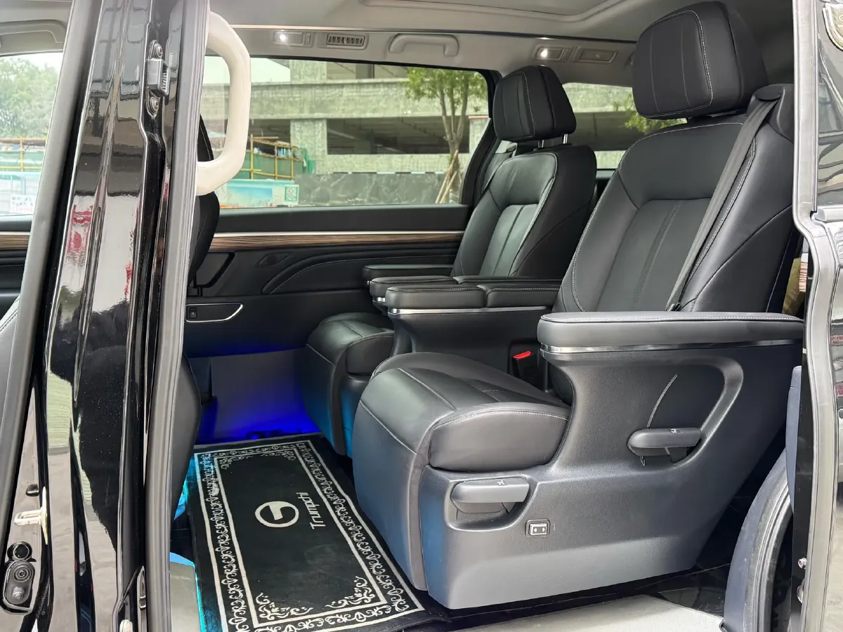 2021 GAC Trumpchi M8 2.0T 252HP L4 8AT,autocango,china used car exporter,china ev exporter,chinese used car exporter,chinese used ev exporter