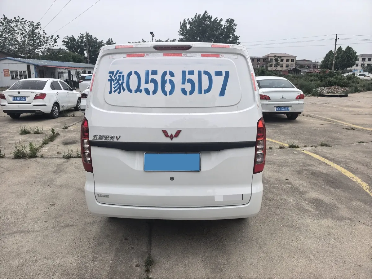 2019 WuLing HongGuang V 1.5L 99HP L4 6MT,autocango,china used car exporter,china ev exporter,chinese used car exporter,chinese used ev exporter