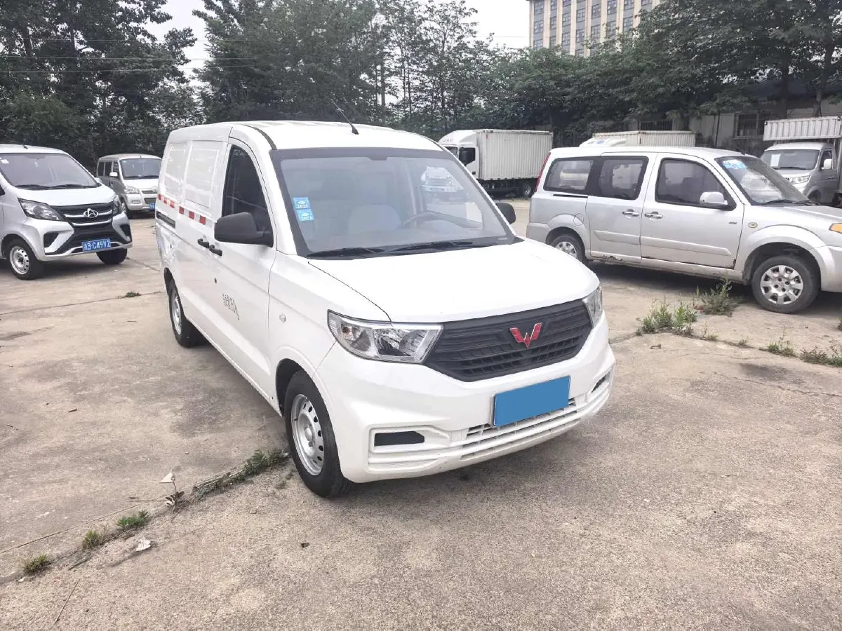2019 WuLing HongGuang V 1.5L 99HP L4 6MT,autocango,china used car exporter,china ev exporter,chinese used car exporter,chinese used ev exporter