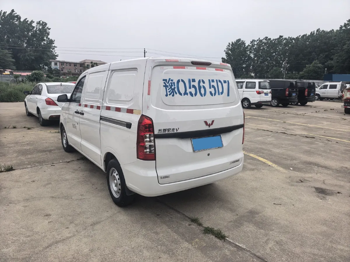 2019 WuLing HongGuang V 1.5L 99HP L4 6MT,autocango,china used car exporter,china ev exporter,chinese used car exporter,chinese used ev exporter