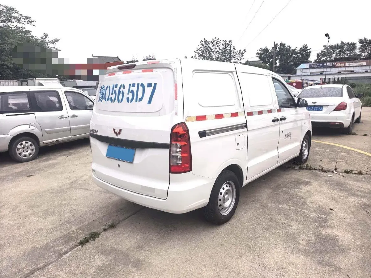 2019 WuLing HongGuang V 1.5L 99HP L4 6MT,autocango,china used car exporter,china ev exporter,chinese used car exporter,chinese used ev exporter