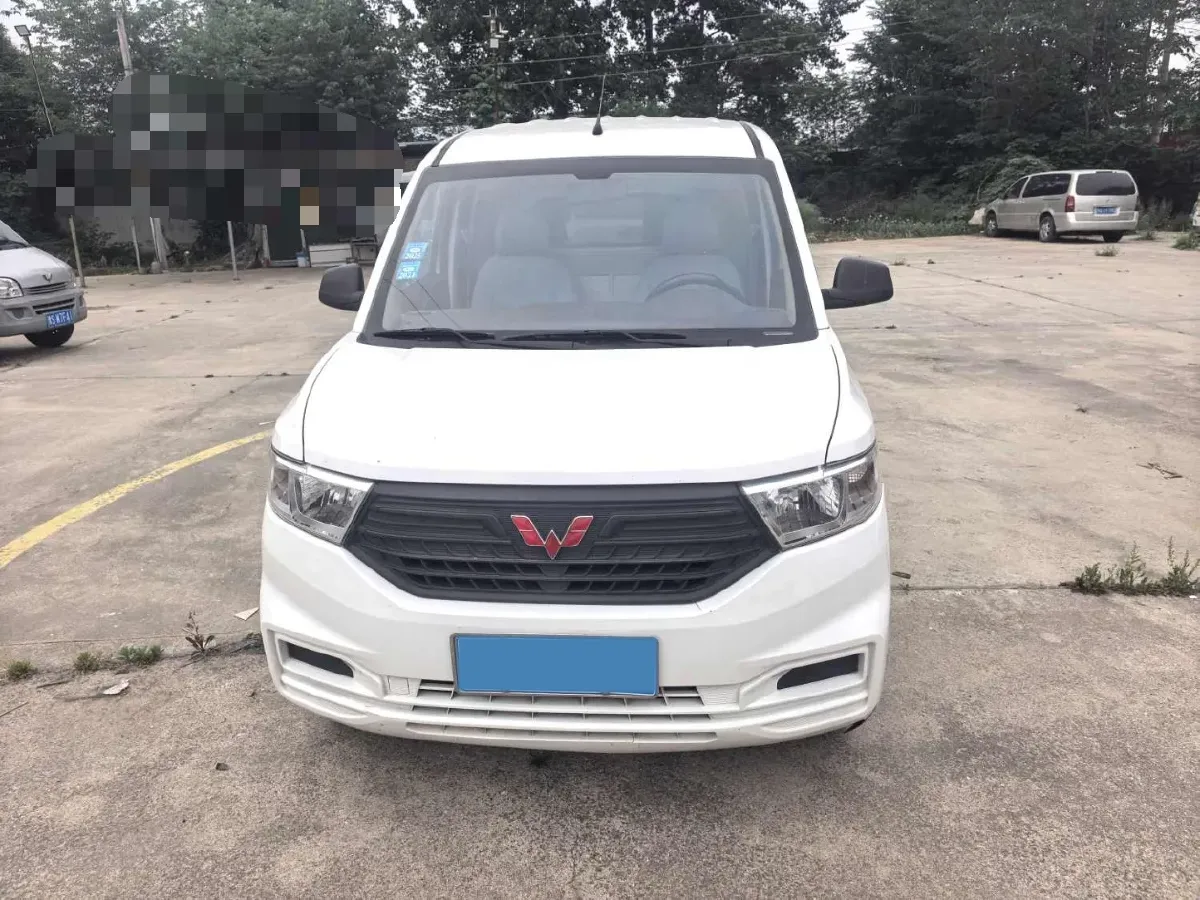 2019 WuLing HongGuang V 1.5L 99HP L4 6MT,autocango,china used car exporter,china ev exporter,chinese used car exporter,chinese used ev exporter