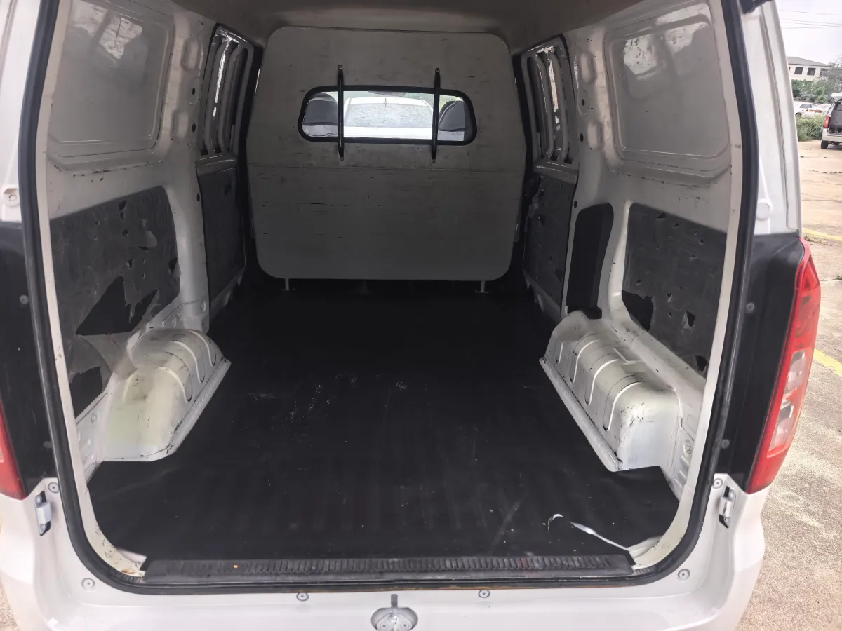 2019 WuLing HongGuang V 1.5L 99HP L4 6MT,autocango,china used car exporter,china ev exporter,chinese used car exporter,chinese used ev exporter