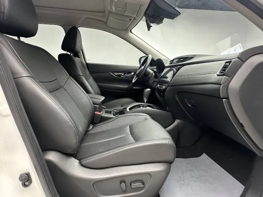 2022 Nissan X-Trail 2.0L 151HP L4 CVT,autocango,china used car exporter,china ev exporter,chinese used car exporter,chinese used ev exporter