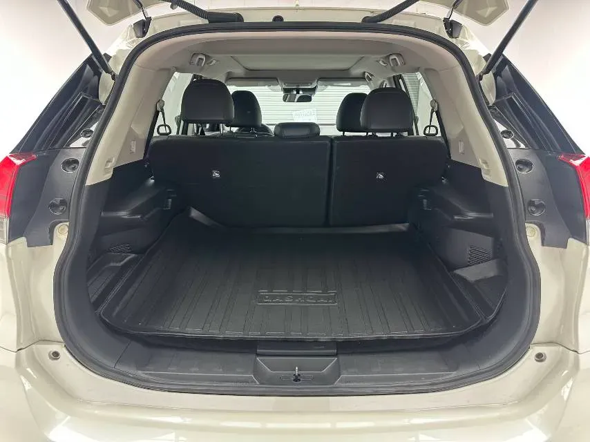 2022 Nissan X-Trail 2.0L 151HP L4 CVT,autocango,china used car exporter,china ev exporter,chinese used car exporter,chinese used ev exporter