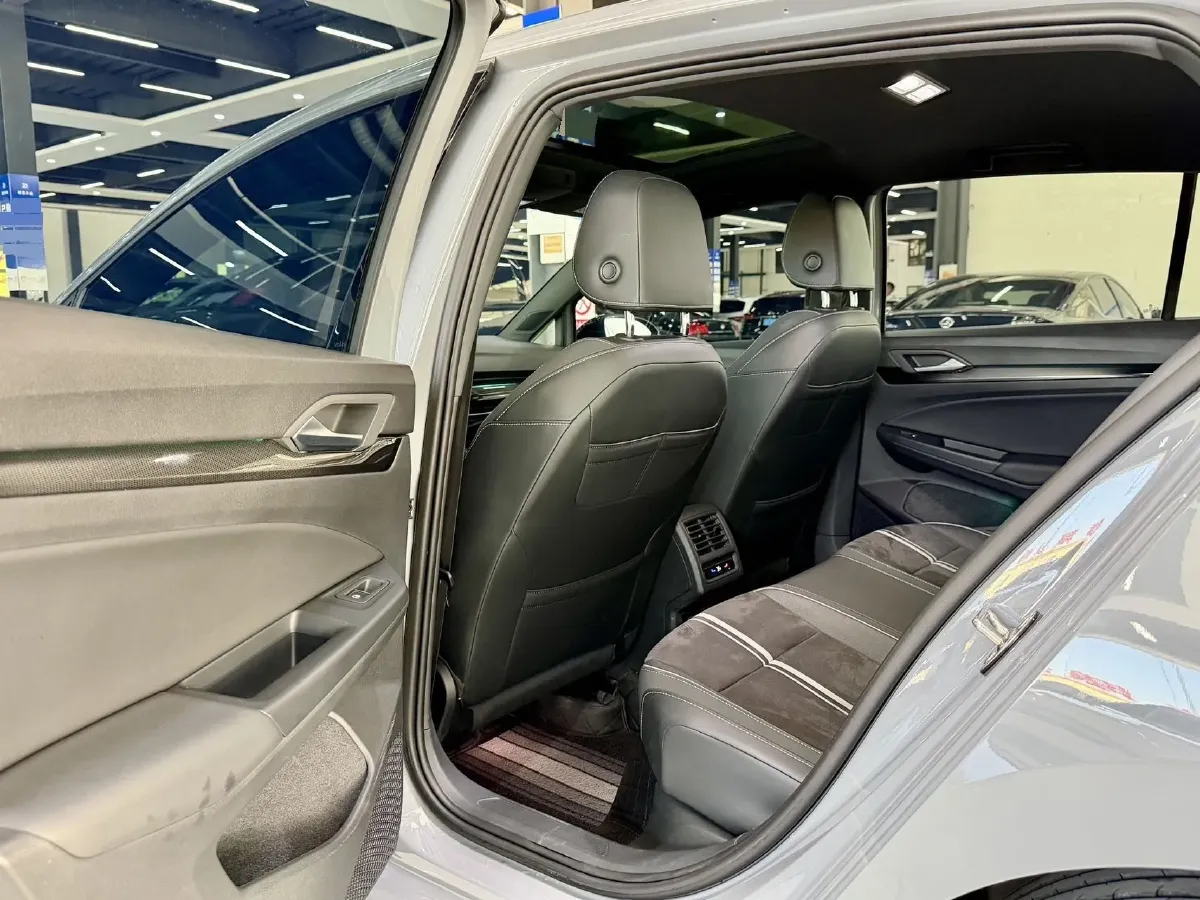 2023 Volkswagen Golf 1.4T 150HP L4 7DCT,autocango,china used car exporter,china ev exporter,chinese used car exporter,chinese used ev exporter