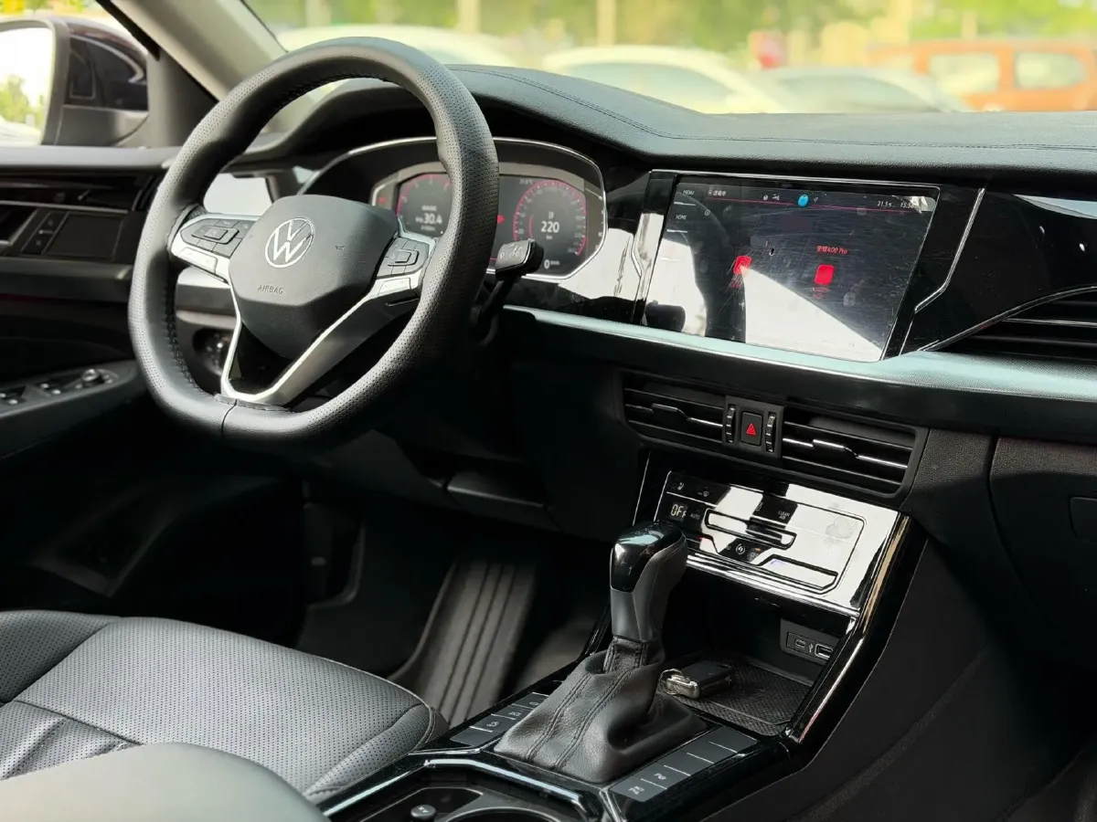 2025 Volkswagen Passat 2.0T 220HP L4 7DCT,autocango,china used car exporter,china ev exporter,chinese used car exporter,chinese used ev exporter