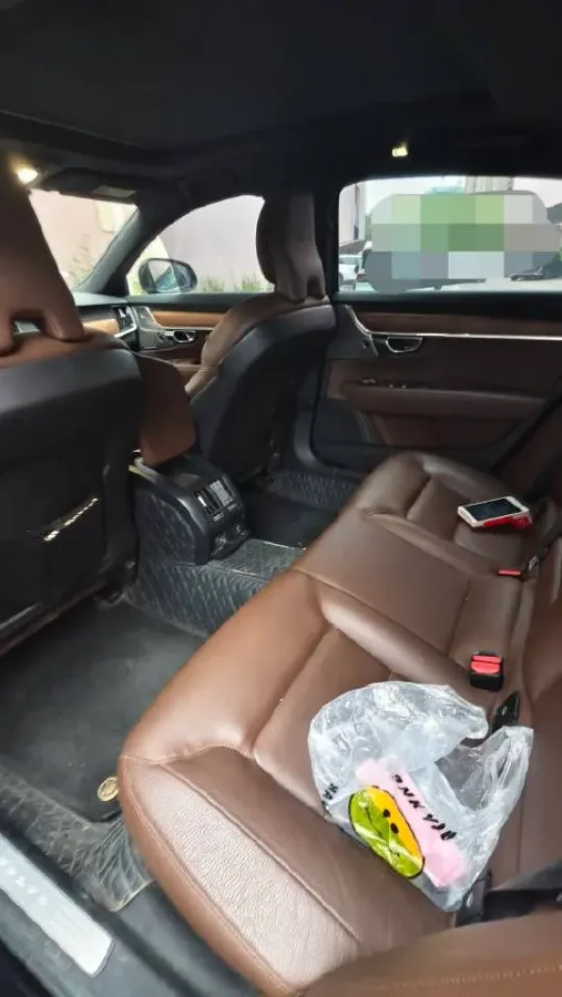 2022 Volvo S90 2.0T 250HP L4 8AT,autocango,china used car exporter,china ev exporter,chinese used car exporter,chinese used ev exporter