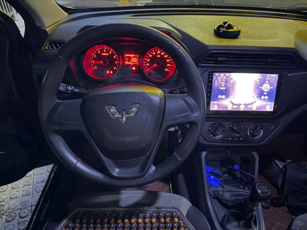 2019 WuLing HongGuang 1.5L 99HP L4 6MT,autocango,china used car exporter,china ev exporter,chinese used car exporter,chinese used ev exporter