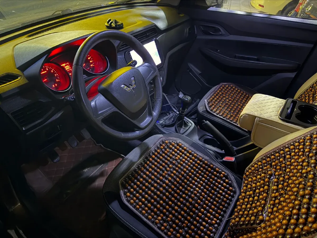 2019 WuLing HongGuang 1.5L 99HP L4 6MT,autocango,china used car exporter,china ev exporter,chinese used car exporter,chinese used ev exporter