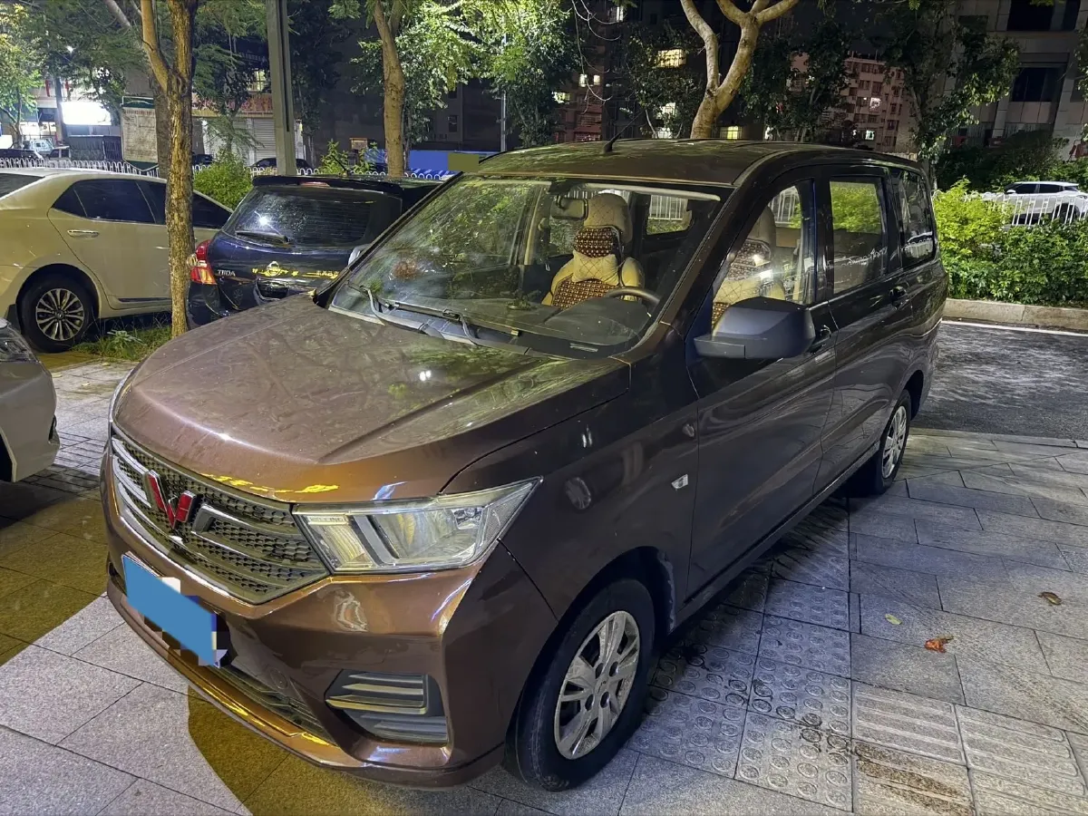 2019 WuLing HongGuang 1.5L 99HP L4 6MT,autocango,china used car exporter,china ev exporter,chinese used car exporter,chinese used ev exporter