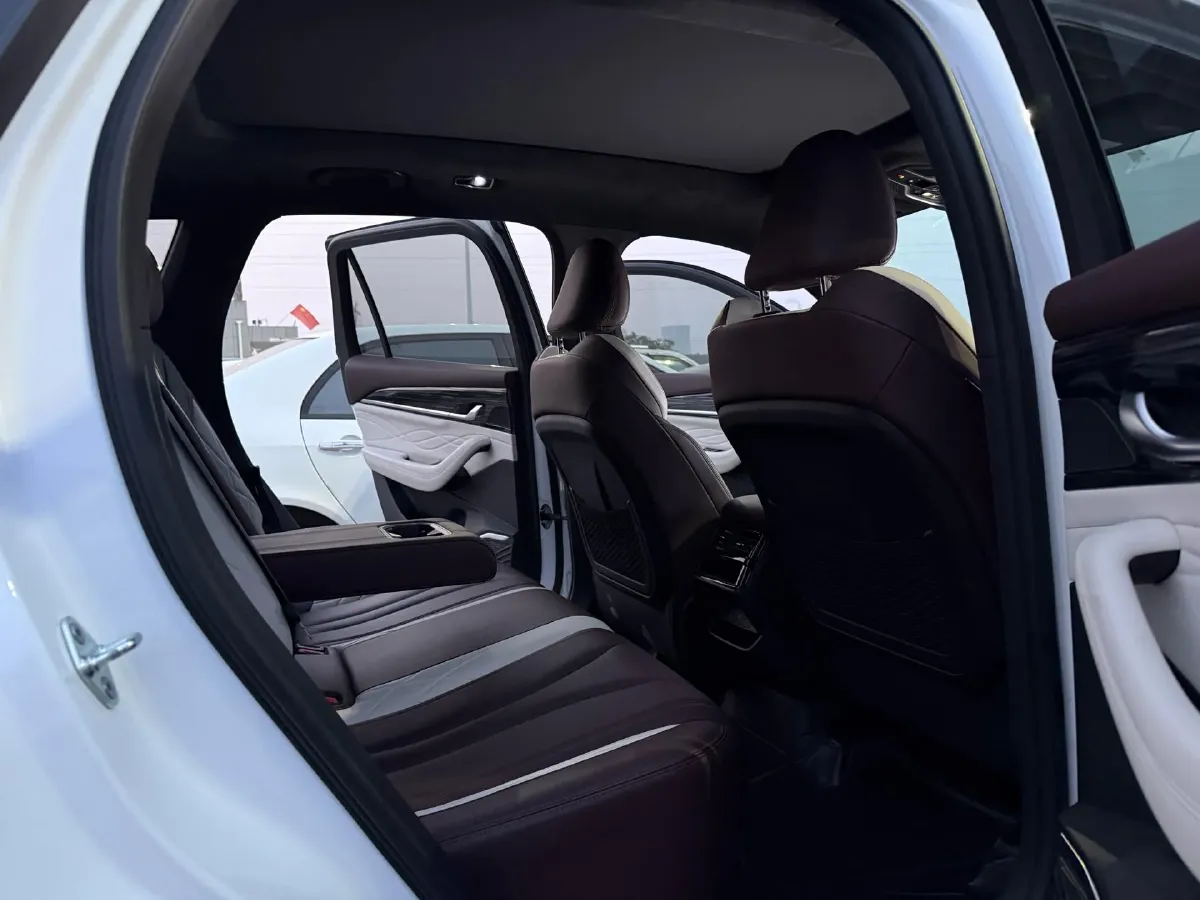 2021 Geely Monjaro 2.0T 218HP L4 7DCT,autocango,china used car exporter,china ev exporter,chinese used car exporter,chinese used ev exporter