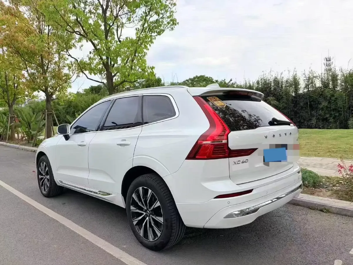 2023 Volvo XC60 2.0T 250HP L4 8AT,autocango,china used car exporter,china ev exporter,chinese used car exporter,chinese used ev exporter