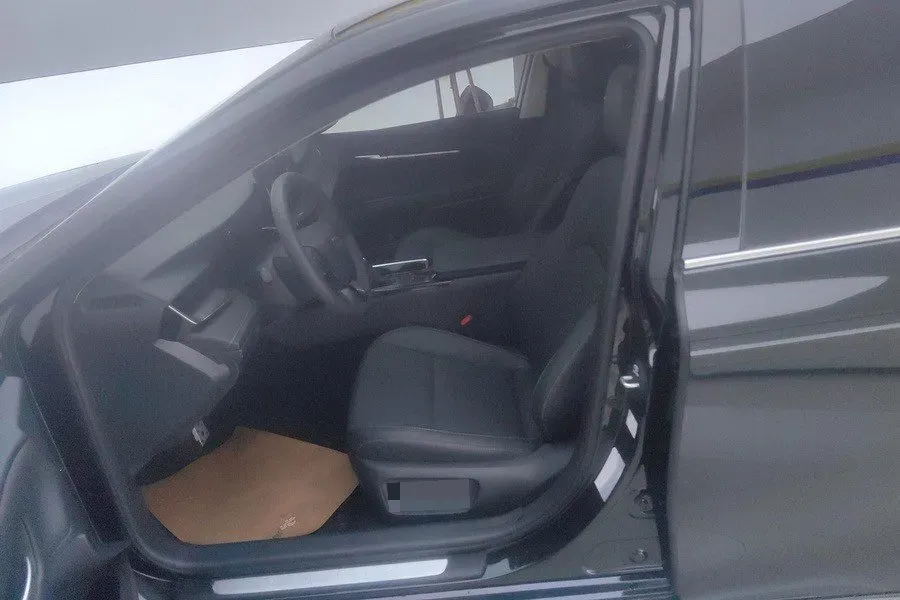 2026 Toyota Camry 2.0L 152HP L4 E-CVT Hybrid,autocango,china used car exporter,china ev exporter,chinese used car exporter,chinese used ev exporter