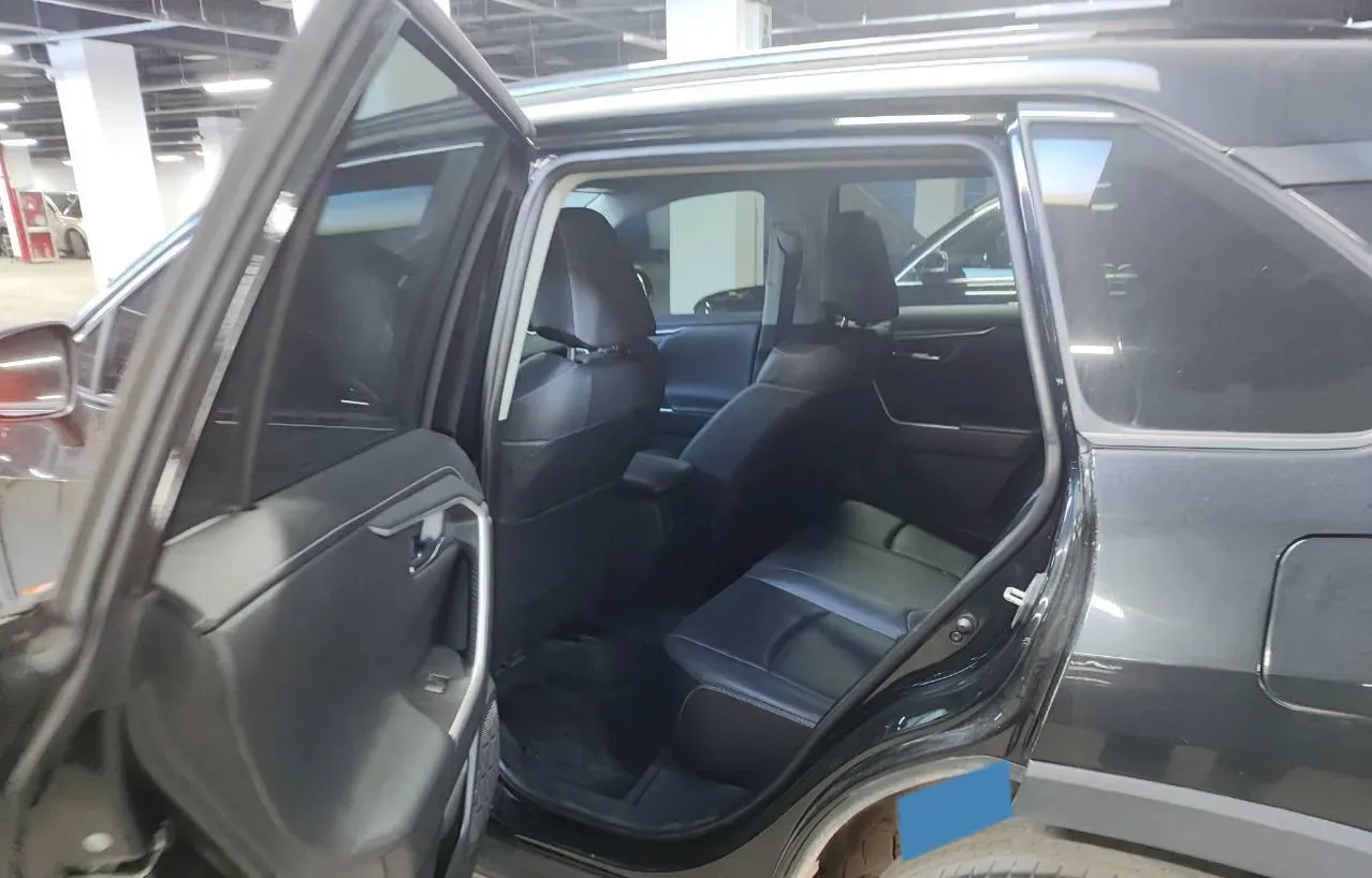 2023 Toyota RAV4 2.0L 171HP L4 CVT,autocango,china used car exporter,china ev exporter,chinese used car exporter,chinese used ev exporter