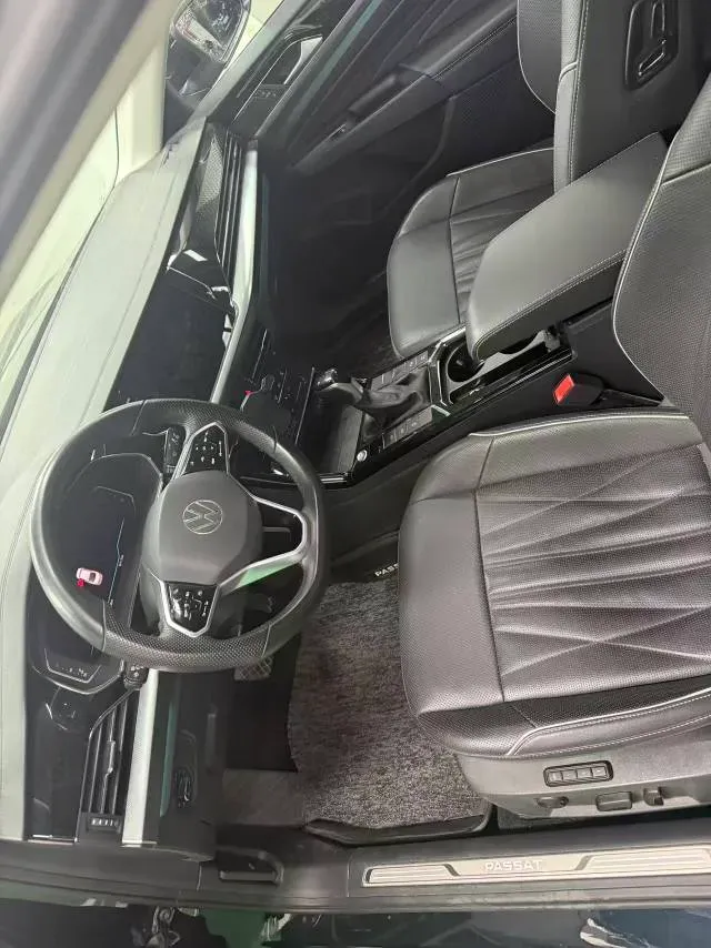 2023 Volkswagen Passat 2.0T 186HP L4 7DCT,autocango,china used car exporter,china ev exporter,chinese used car exporter,chinese used ev exporter