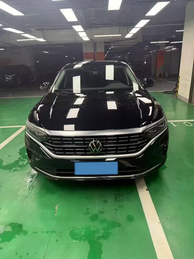 2023 Volkswagen Passat 2.0T 186HP L4 7DCT,autocango,china used car exporter,china ev exporter,chinese used car exporter,chinese used ev exporter