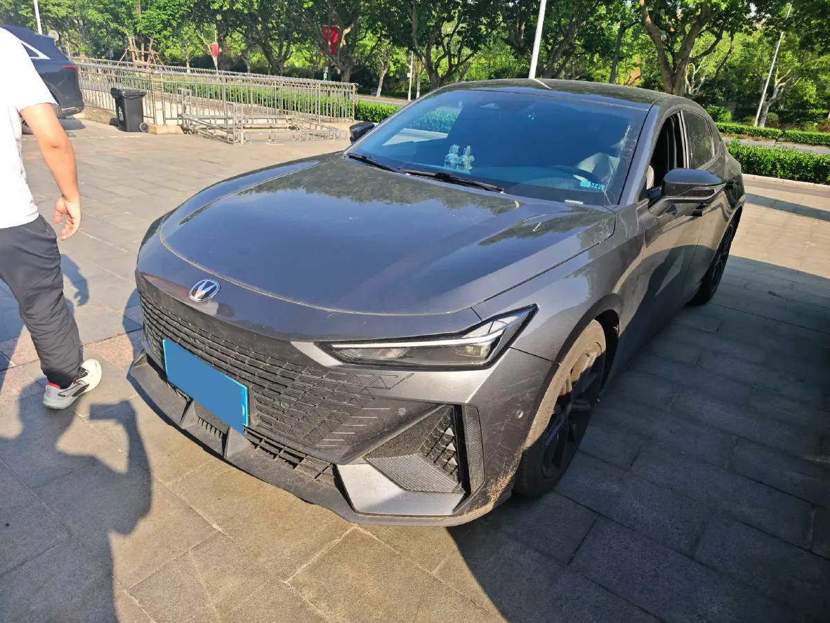 2023 ChangAn UNI-V 1.5T 188HP L4 7DCT,autocango,china used car exporter,china ev exporter,chinese used car exporter,chinese used ev exporter