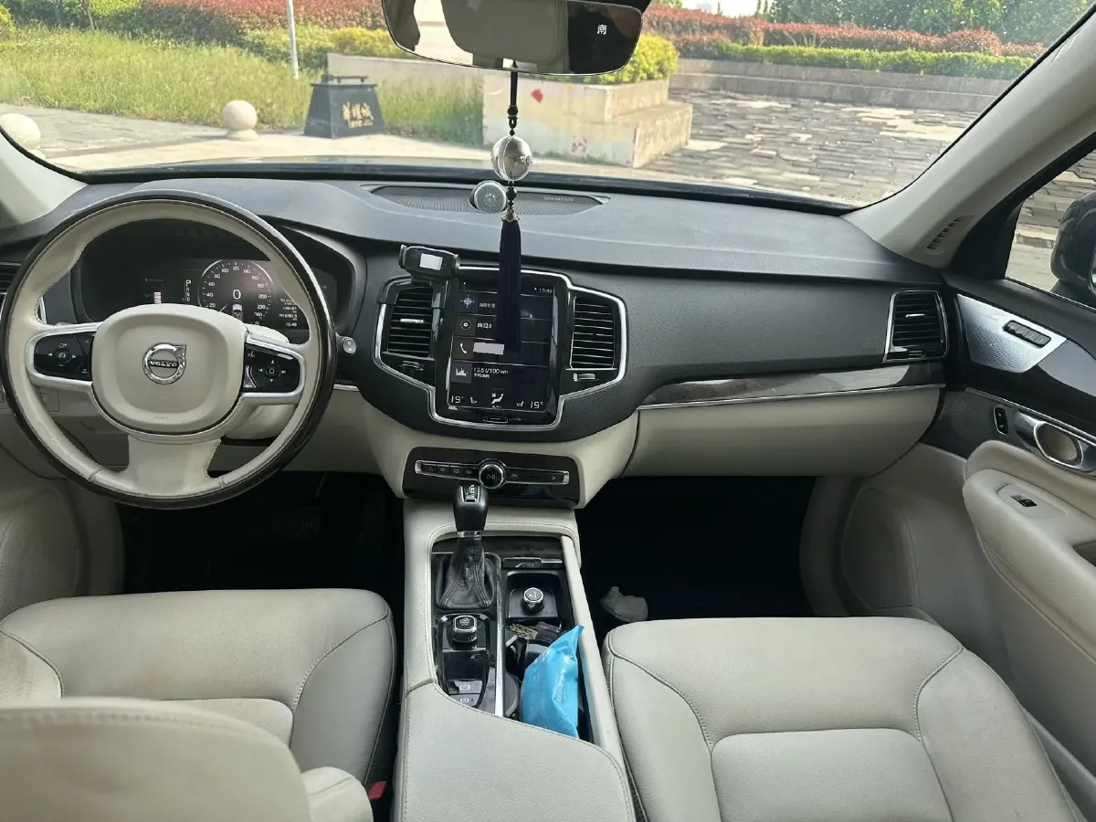 2019 Volvo XC90 2.0T 254HP L4 8AT,autocango,china used car exporter,china ev exporter,chinese used car exporter,chinese used ev exporter