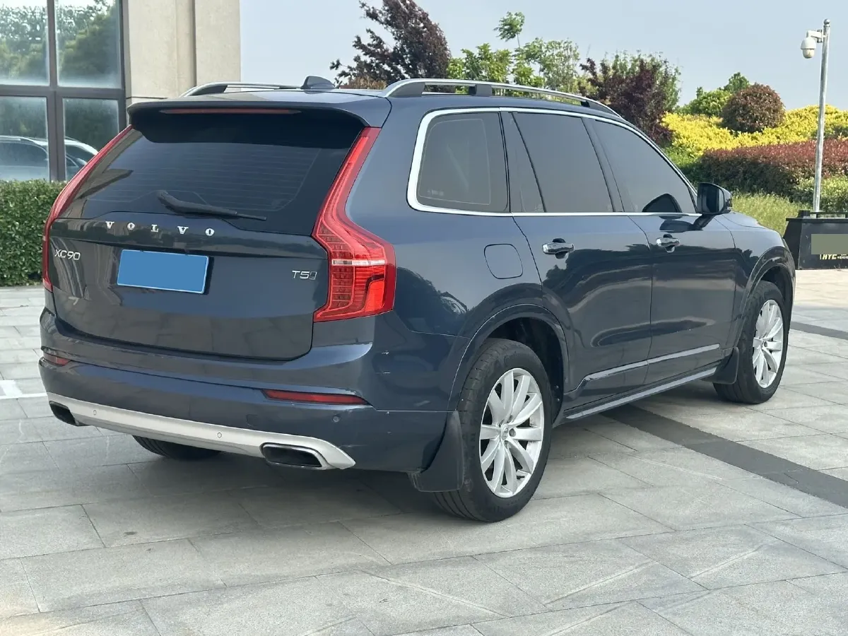 2019 Volvo XC90 2.0T 254HP L4 8AT,autocango,china used car exporter,china ev exporter,chinese used car exporter,chinese used ev exporter