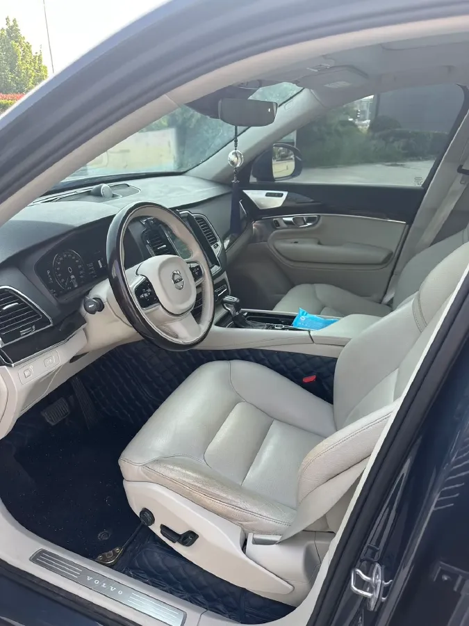 2019 Volvo XC90 2.0T 254HP L4 8AT,autocango,china used car exporter,china ev exporter,chinese used car exporter,chinese used ev exporter