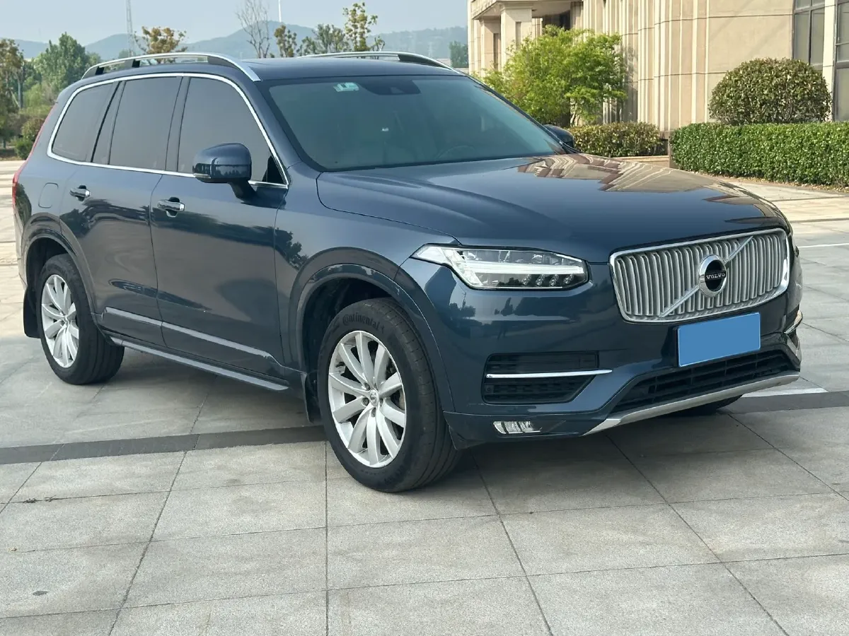 2019 Volvo XC90 2.0T 254HP L4 8AT,autocango,china used car exporter,china ev exporter,chinese used car exporter,chinese used ev exporter